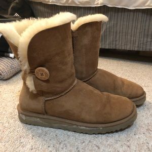 Uggs Bailey Button Size 10 Tan